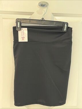 Black Mini Pencil Skirt - Sleek Stretch Fit